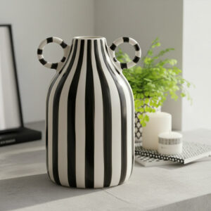 COLETTE • Vases ligné noir et blanc