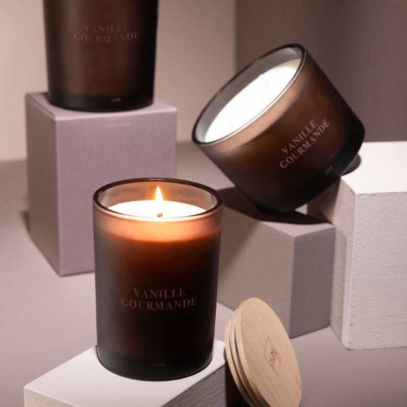 LIA • Bougie parfumée - Vanille Gourmande (38h) – Image 3