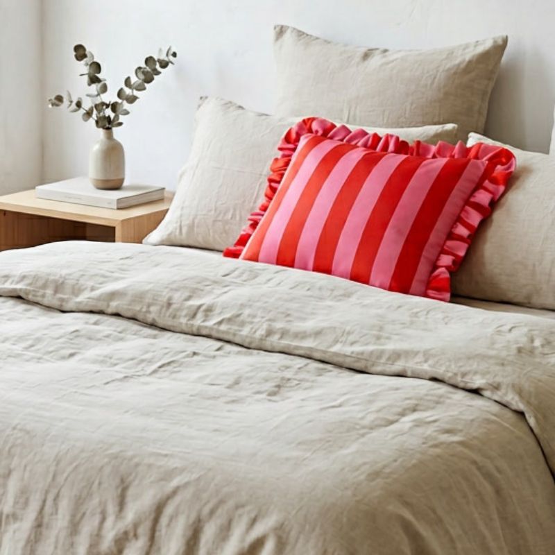 JUNE • Coussin Extérieur Rayé Rouge & Rose – Image 4